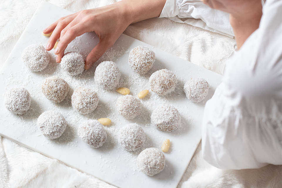 Recipe for coconut power balls