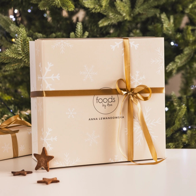 Winter Box with gifts from YES and Prószyński