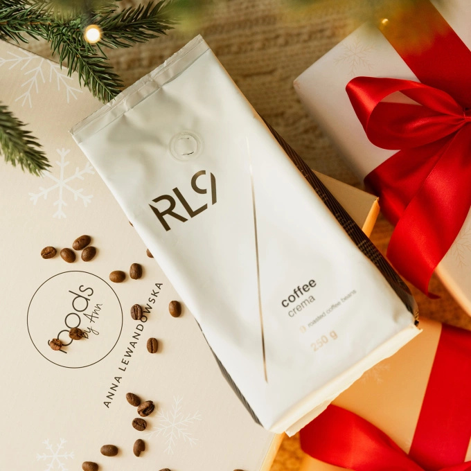 Winter Box with gifts from YES and Prószyński